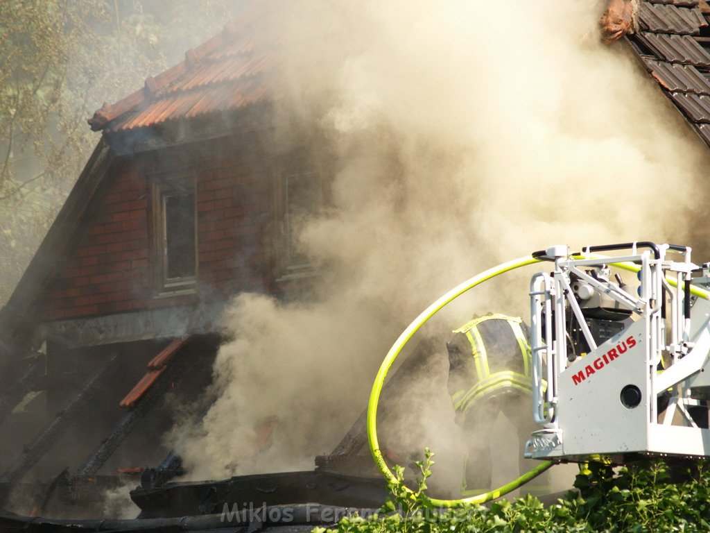 Brand Schuetzenhof Neusser Landstr P5973.JPG